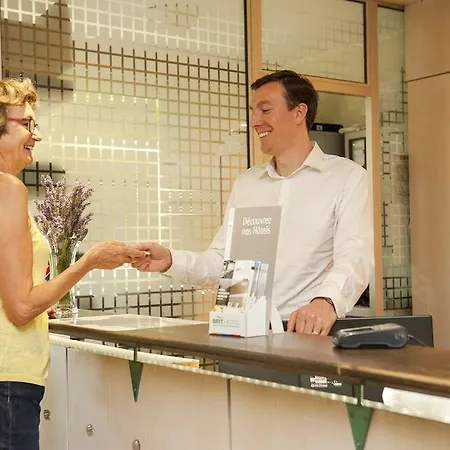 Brit Centre - Le Valentre Каор