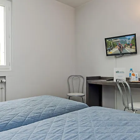 Отель Brit Centre - Le Valentre 3*