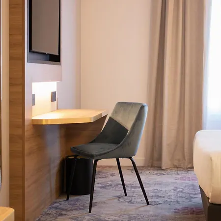 Brit Centre - Le Valentre Hotel