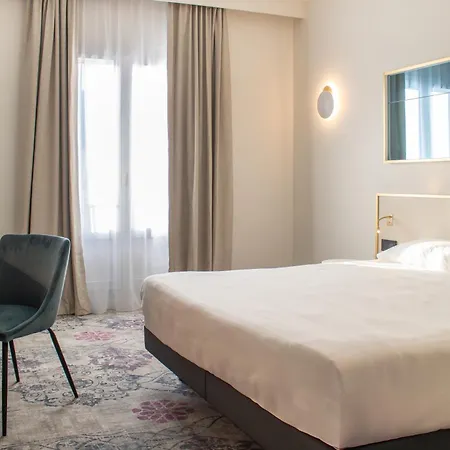 Brit Centre - Le Valentre Hotel