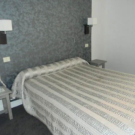 Brit Centre - Le Valentre Каор