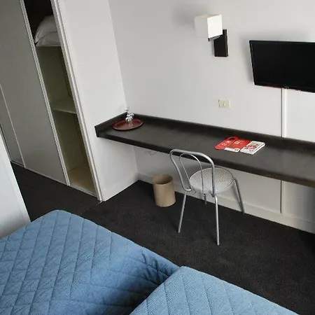 Отель Brit Centre - Le Valentre 3*