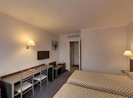 Szálloda Brit - Le Valentre