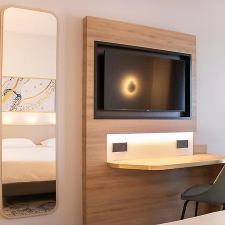 Brit Centre - Le Valentre Hotel