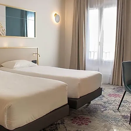 Brit Centre - Le Valentre Hotel