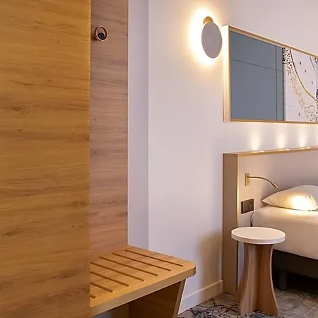 Brit Centre - Le Valentre Hotel