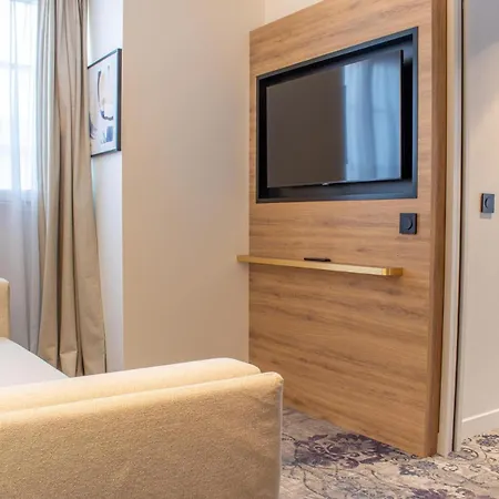 Brit Centre - Le Valentre 酒店 3*