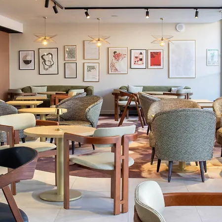 Brit Centre - Le Valentre 酒店