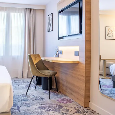 Brit Centre - Le Valentre 酒店 3*