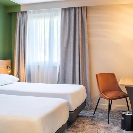 Brit Centre - Le Valentre 酒店 3*