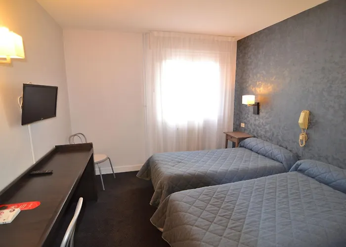 Brit Centre - Le Valentre فندق