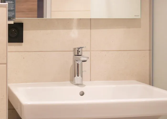 فندق Brit Centre - Le Valentre 3*