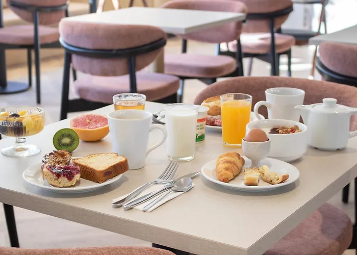 Brit Centre - Le Valentre فندق كاهورْ