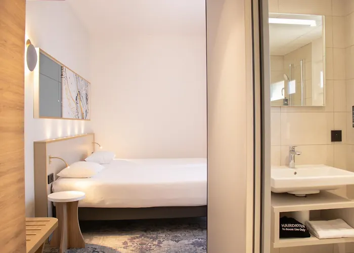 Brit Centre - Le Valentre كاهورْ