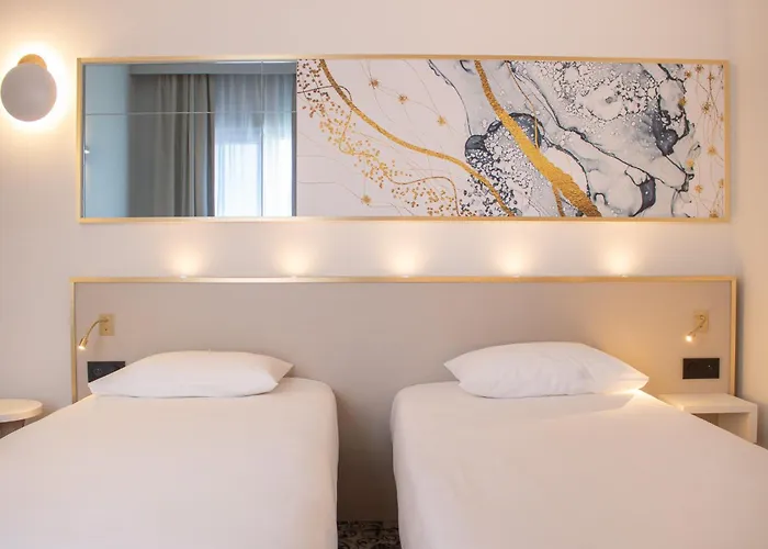 Brit Centre - Le Valentre 3*