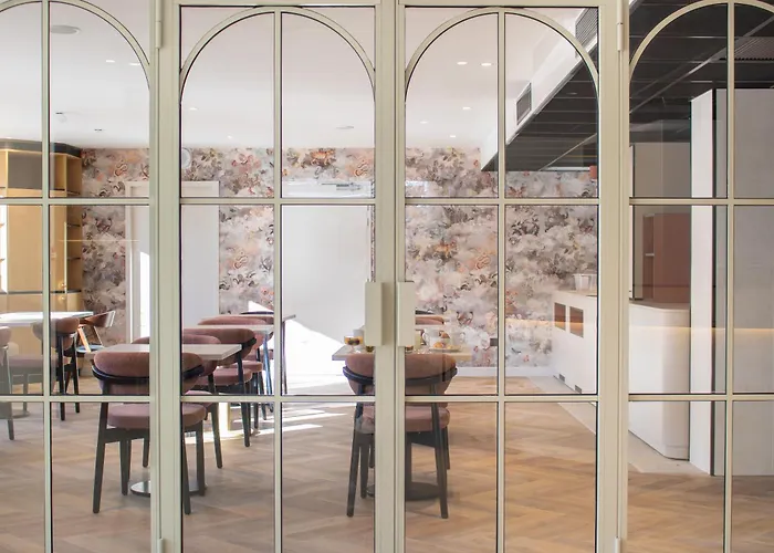 Brit Centre - Le Valentre 3*