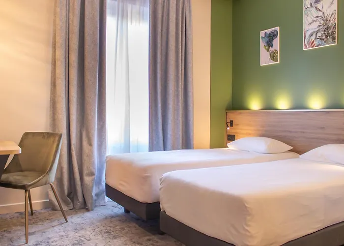 Brit Centre - Le Valentre فندق 3*