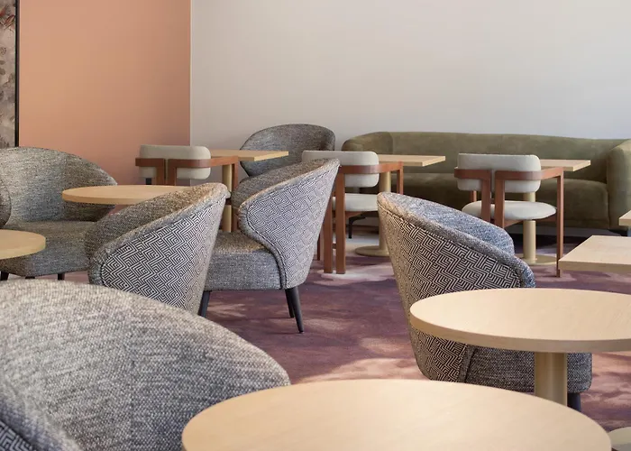 Brit Centre - Le Valentre 酒店