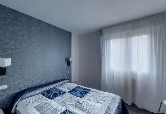 Brit Centre - Le Valentre كاهورْ