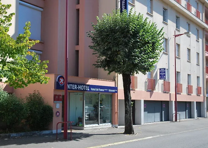 Brit Centre - Le Valentre فندق كاهورْ