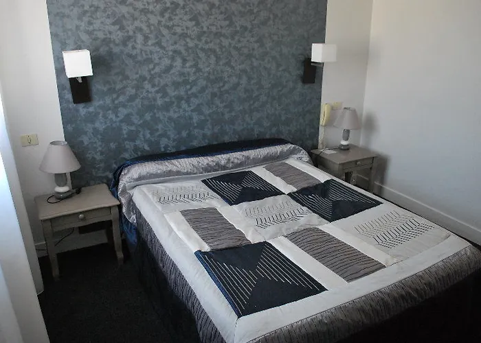 Brit Centre - Le Valentre فندق