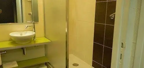 Brit Centre - Le Valentre فندق كاهورْ