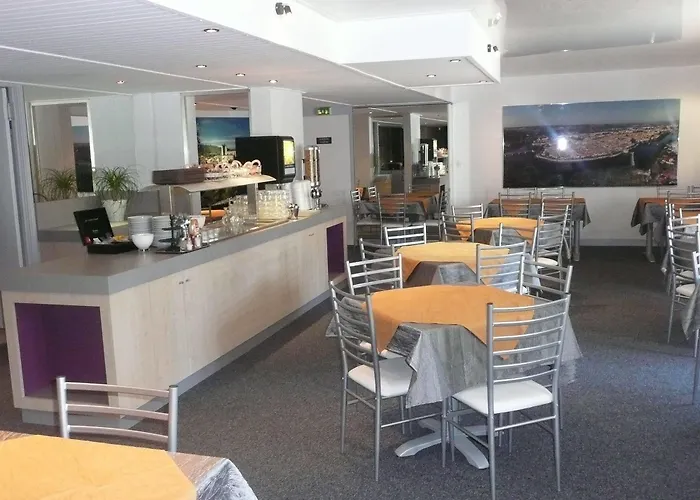 Brit Centre - Le Valentre فندق 3*